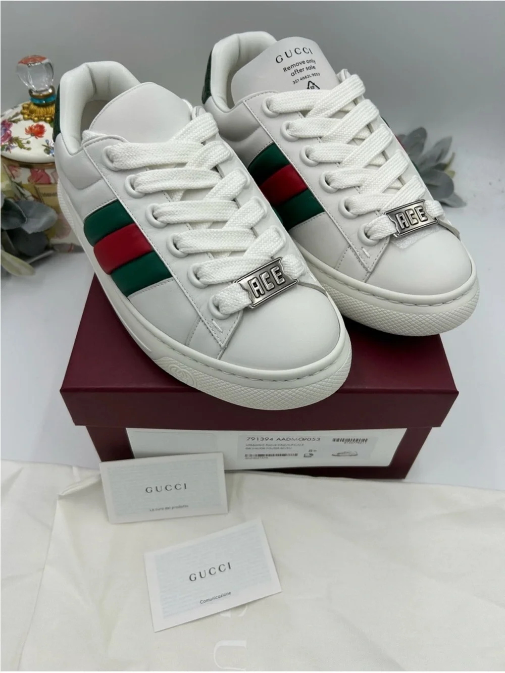 Men’s Gucci, white leather ace sneakers with Web stripe size 8.5 fits 9.5 US